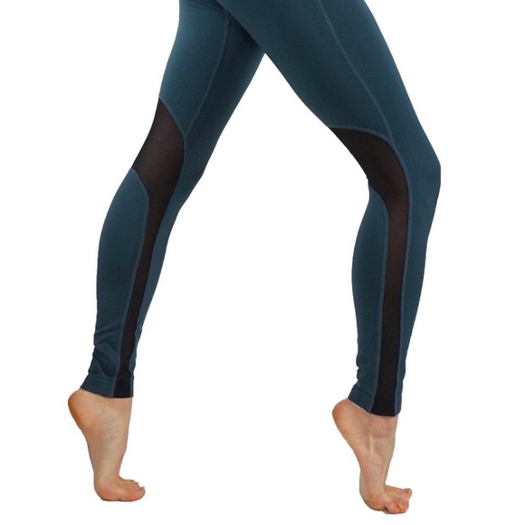 CODEFIT Yoga Pants Dry-Fit Workout Leggings Mesh Cut Outs Size S/M - Picture 2 of 6